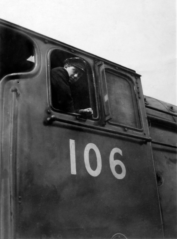 Peter looks down from the cab of No.106 Flying Fox at Grantham Loco in May 1948. Lent by Peter Wilkinson.