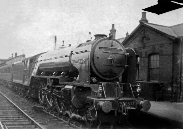 Class A2 No.60533 Happy Knight of Copley Hill shed in Leeds awaits departure for King's Cross at the south end of platform 2 at Grantham in 1948 or 1949. Lent by Peter Wilkinson.